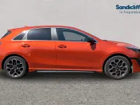 Usado Kia Ceed GT-Line 158 HP (116 kW) 2024 Colour Citadino