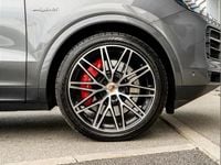 Begagnad Porsche Cayenne S E-Hybrid 512 HK (376 kW) 2025 Grå SUV