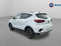 Usado MG ZS Exclusive 106 CV (77 kW) 2024 Blanco SUV