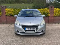 Używany Peugeot 208 Access 82 KM (60 kW) 2013 Srebrny Hatchback