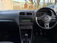 Used VW Polo Match 60 HP (44 kW) 2011 Red Hatchback