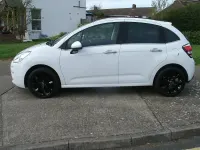 Used Citroën C3 Platinum 110 HP (80 kW) 2017 White Hatchback