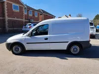 Usado Vauxhall Combo 75 CV (55 kW) 2011 Blanco Monovolumen