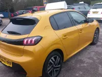Used Peugeot 208 Allure Premium 75 HP (55 kW) 2022 Yellow Hatchback