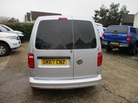 Usado VW Caddy Trendline 102 HP (75 kW) 2018 Prateado Monovolume