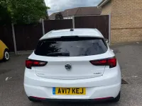 Used Vauxhall Astra SRi 150 HP (110 kW) 2017 White Hatchback