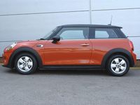 Used Mini Cooper Classic 136 HP (100 kW) 2018 Solaris orange Hatchback