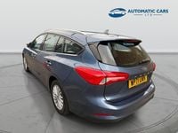 Begagnad Ford Focus Titanium 125 HK (91 kW) 2021 Blå Kombi