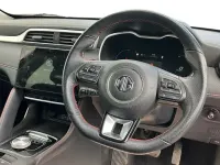 Używany MG ZS Trophy 114 kW (156 KM) 2023 Czerwony SUV