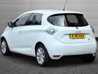 Used Renault Zoe Dynamique 64 kW (88 HP) 2016 White Hatchback