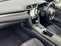 Used Honda Civic SR 126 HP (92 kW) 2018 White Hatchback