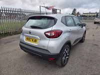 Used Renault Captur Dynamique 90 HP (66 kW) 2018 Silver SUV