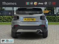 Nouă Jeep Avenger Summit 101 CP (74 kW) 2025 Gri SUV