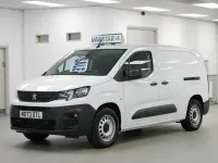 Gebraucht Peugeot E-Partner Premium 100 kW (136 PS) 2024 Weiß Van / Kleinbus
