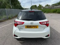 Used Toyota Yaris 107 HP (78 kW) 2019 White Hatchback