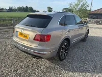 Used Bentley Bentayga 435 HP (319 kW) 2017 Grey SUV