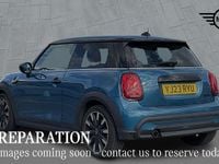 Begagnad Mini Cooper Exclusive 134 HK (98 kW) 2023 Blå Halvkombi