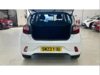 Used Hyundai i10 SE 83 HP (61 kW) 2023 White Hatchback