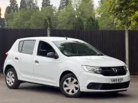 Begagnad Dacia Sandero Essentiel 2019 Vit Halvkombi