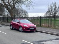 Begagnad Ford Focus Titanium 115 HK (84 kW) 2013 Röd Halvkombi
