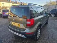 Usado Skoda Yeti SE L 110 HP (80 kW) 2016 Verde SUV