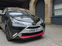 Begagnad Toyota Aygo x-press 68 HK (50 kW) 2017 Svart Halvkombi