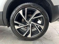 Used Volvo XC40 R-Design Pro 197 HP (144 kW) 2021 White SUV