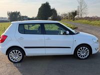Begagnad Skoda Fabia Elegance 90 HK (66 kW) 2012 Vit Halvkombi
