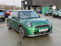 Ny Mini Cooper Exclusive 2026 Grön Halvkombi