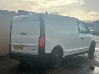 Used LEVC VN5 Business 150 HP (110 kW) 2022 White MPV