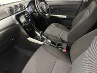 Used Suzuki Vitara SZ-T 120 HP (88 kW) 2017 White SUV