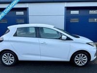 Used Renault Zoe Iconic 80 kW (109 HP) 2021 White Hatchback