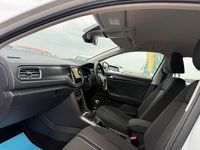 Used VW T-Roc SE 115 HP (84 kW) 2018 White SUV