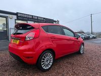 Used Ford Fiesta Titanium 125 HP (91 kW) 2013 Red Hatchback