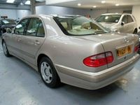 Begagnad Mercedes E200 Classic 2000 Sedan
