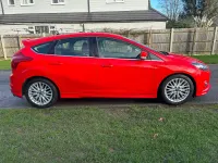 Used Ford Focus Zetec 115 HP (84 kW) 2013 Red Hatchback