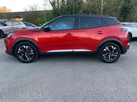 Używany Peugeot e-2008 GT 98 kW (134 KM) 2021 Czerwony SUV
