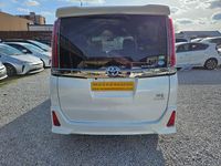 Begagnad Toyota Noah 2026 Vit Minibuss