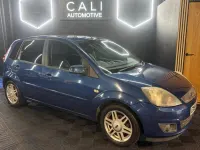 Begagnad Ford Fiesta Ghia 2007 Blå Halvkombi