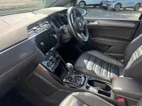 Begagnad VW Touran R-line 150 HK (110 kW) 2022 Svart Minibuss