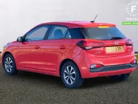 Begagnad Hyundai i20 SE 84 HK (61 kW) 2018 Röd Halvkombi