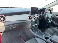 Used Mercedes GLA180 Urban 120 HP (88 kW) 2019 Red SUV