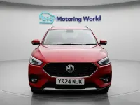 Używany MG ZS Exclusive 106 KM (77 kW) 2024 Czerwony SUV