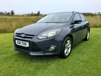 Used Ford Focus Zetec 125 HP (91 kW) 2011 Grey Hatchback
