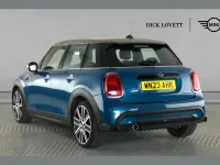 Begagnad Mini Cooper Exclusive 134 HK (98 kW) 2023 Blå Halvkombi