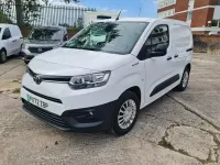 Usado Toyota Proace 50 kW (68 CV) 2022 Blanco Monovolumen