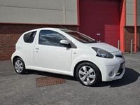 Used Toyota Aygo 68 HP (50 kW) 2012 White Hatchback