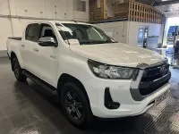 Used Toyota HiLux 150 HP (110 kW) 2021 White Pickup