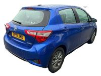 Used Toyota Yaris Hybrid 100 HP (73 kW) 2019 Blue Hatchback