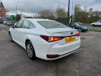 Used Lexus ES300H 2021 White Sedan